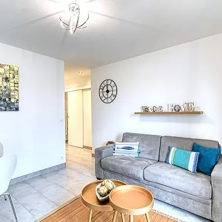 Apartment 13 Legof - Superbe 2 Pieces Avec Balcon Au Coeur De ! *